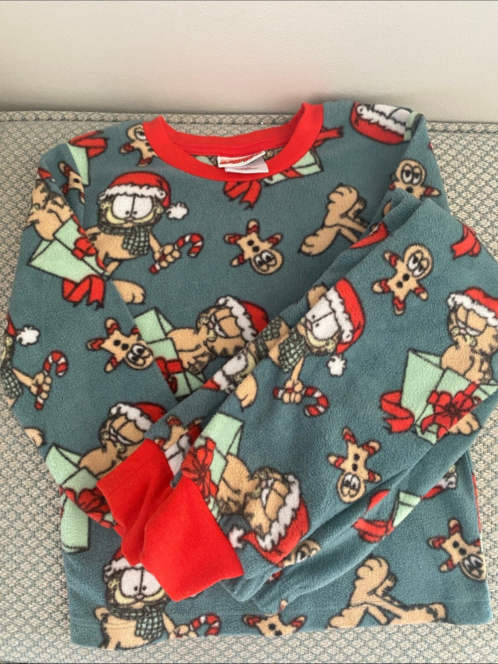 NWOT🌈 Garfield Holiday Fleece Pajama Top & Pants Kid Clothes